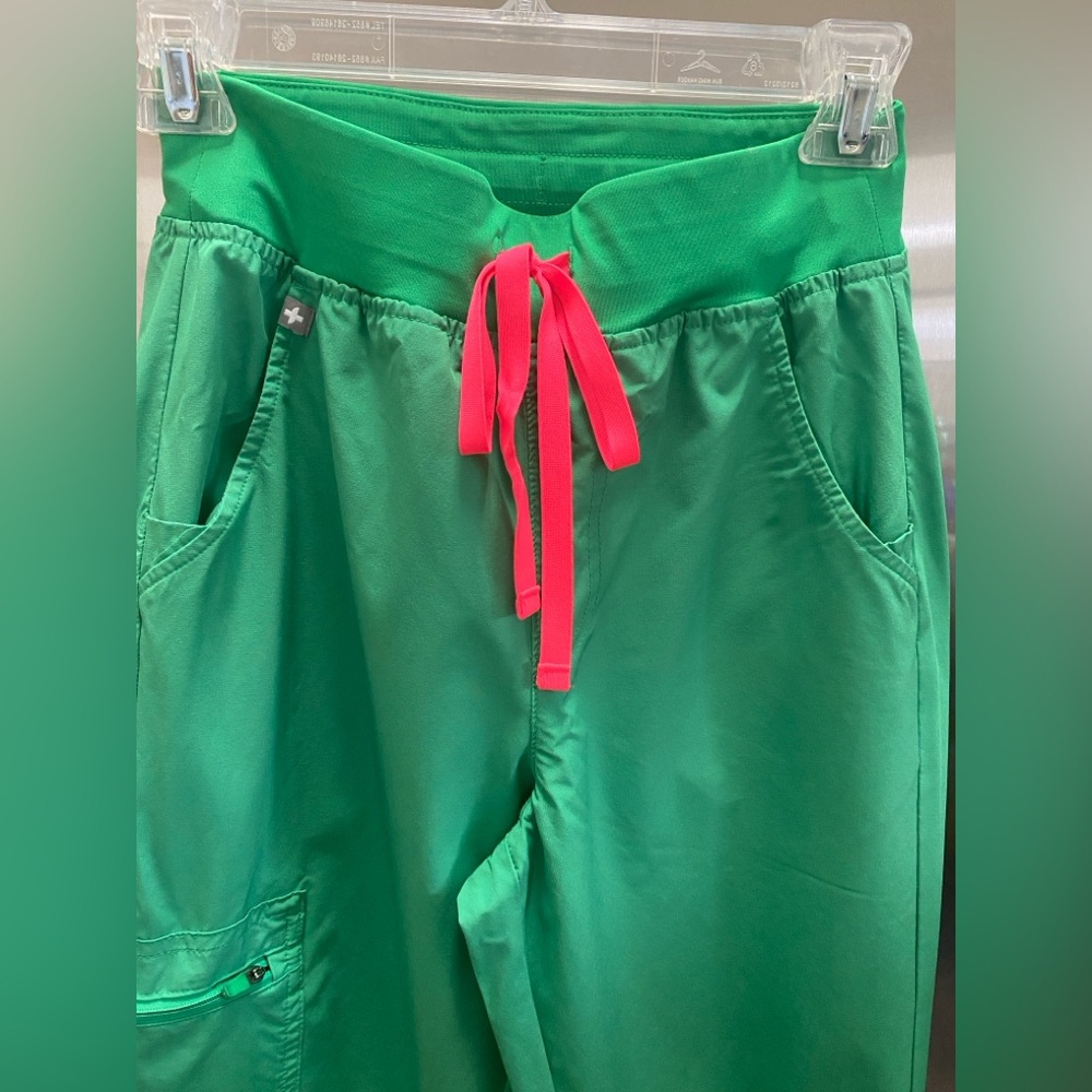 Figs Technical Collection Green Zamora High-waisted jogger Scrub Pants - Picture 5 of 8